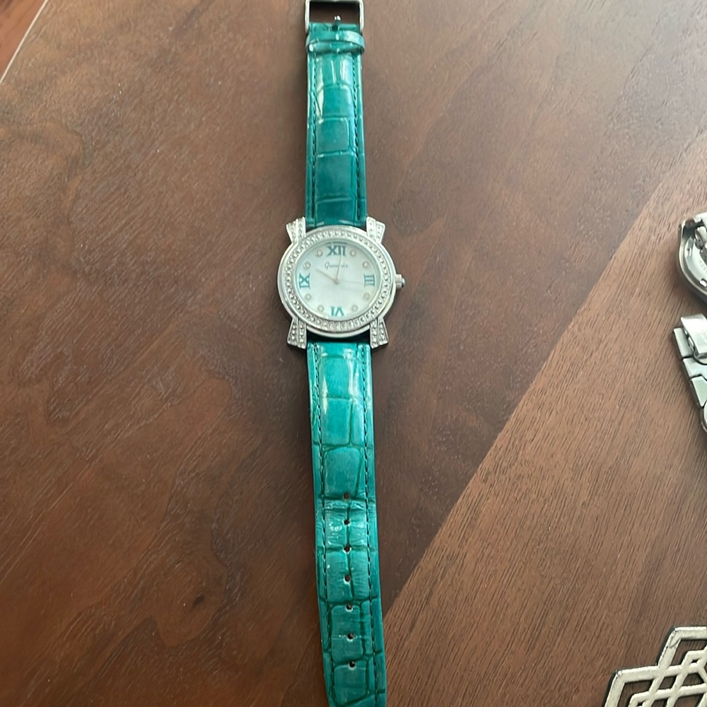 Genevéx ladies watch. Color: turquoise.
